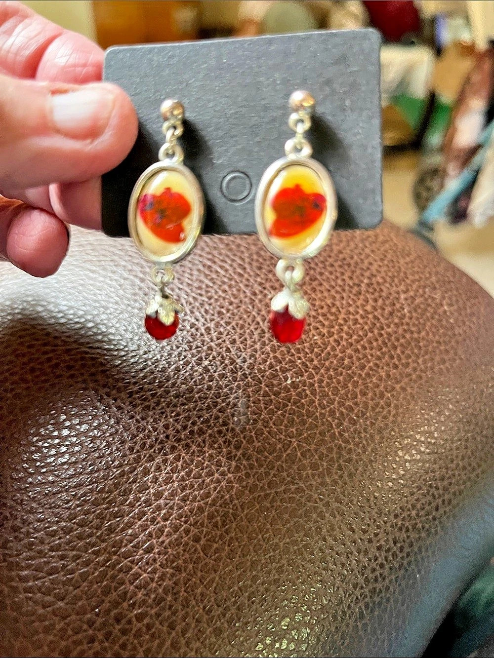 Red & White Dangle Earrings Like New